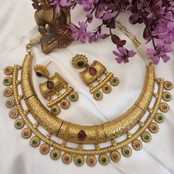 Jodha Rajwadi Hasli Set With Earirngs Gold